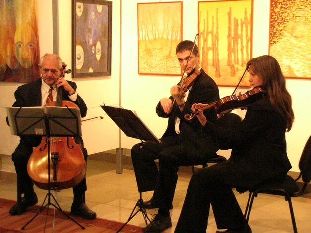 Skladby v podaní hudobnej skupiny Violin Trio Fantasy